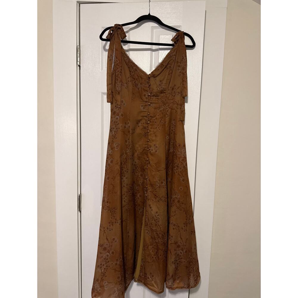 Lulus Brown Floral Satin Jacquard Tie Shoulder Midi Maxi Dress NWT. Size M